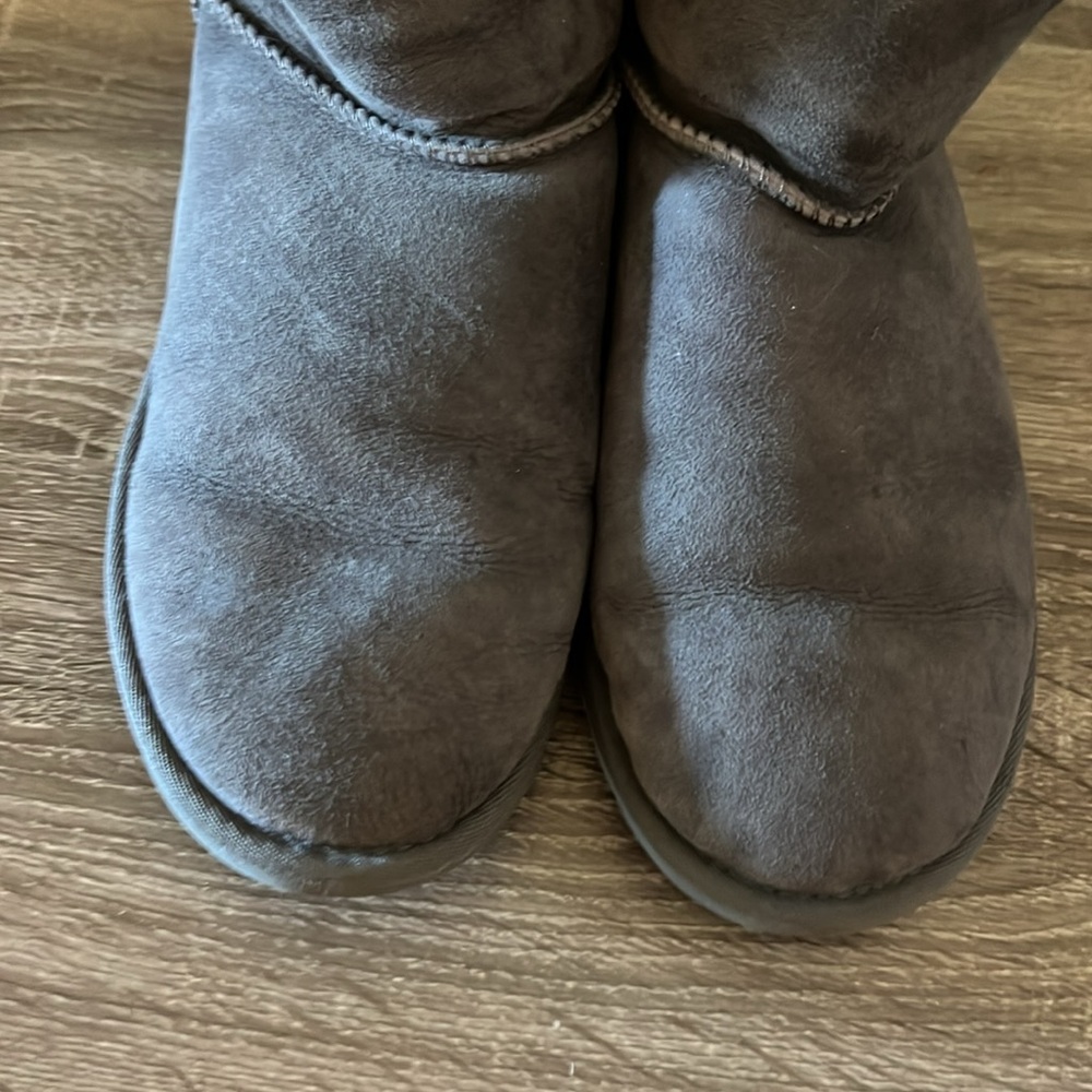UGG Bailey Bow Short Boots – Gray, Size 8 - Picture 5 of 9